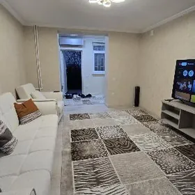 9 микр Сурикова 3/1 этаж 3 ком