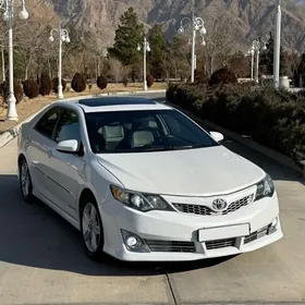 Toyota Camry 2012