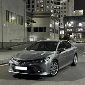 Toyota Camry 2018