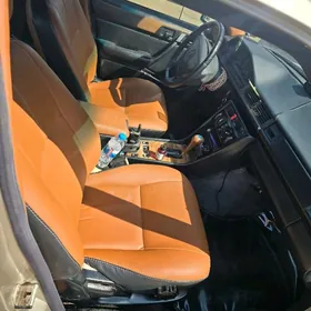 Mercedes-Benz E300 1985