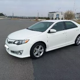 Toyota Camry 2014