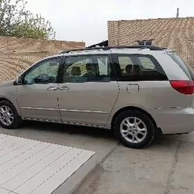 Toyota Sienna 2004