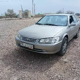 Toyota Camry 2000