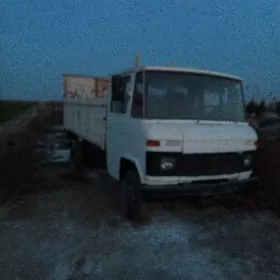 Mercedes-Benz 500E 1990