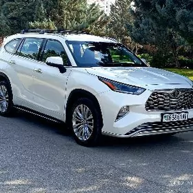 Toyota Highlander 2021