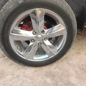 Lexus Hrom diska  205 60 16 .