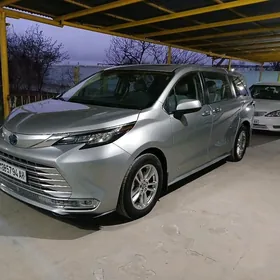 Toyota Sienna 2021