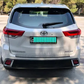 Toyota Highlander 2017