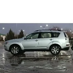 Mitsubishi Outlander 2011