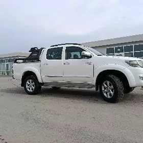 Toyota Hilux 2014