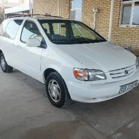 Toyota Sienna 2000