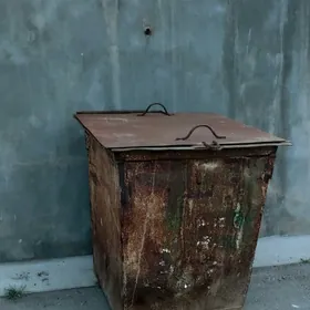 мусорный бак