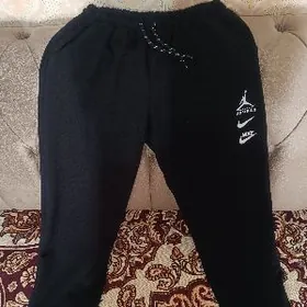 Спортивные штаны