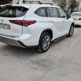 Toyota Highlander 2022