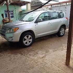 Toyota RAV4 2010