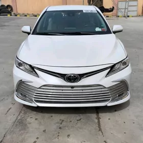 Toyota Camry 2021