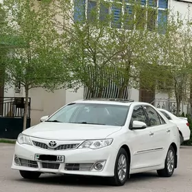 Toyota Camry 2014