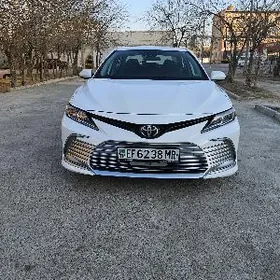 Toyota Camry 2021