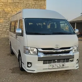 Toyota Hiace 2011