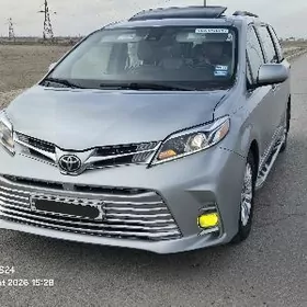 Toyota Sienna 2019