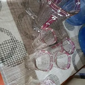 кувшин с бокалами