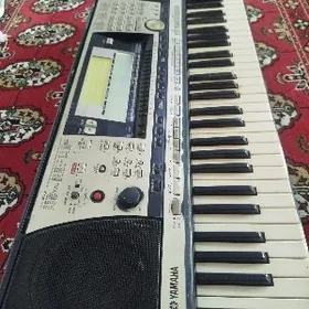 YAMAHA PSR-740