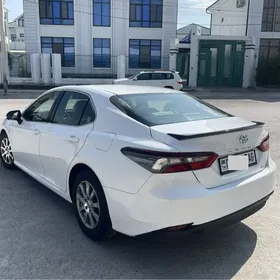 Toyota Camry 2021