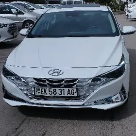 Hyundai Elantra 2022