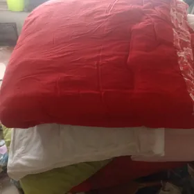 одеяло верб-е,падушки,часы.