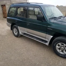 Mitsubishi Montero 1997