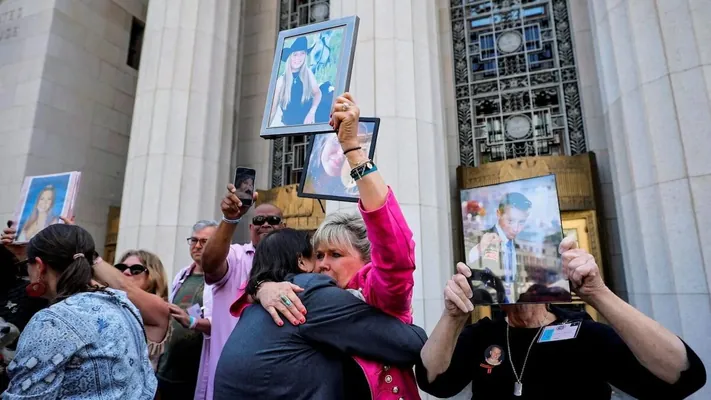 Вред от соцсети приравняли к курению: суд в США вынес беспрецедентное решение