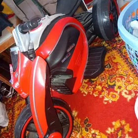 детский трёх колесный мотоцыкл