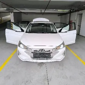Hyundai Elantra 2020