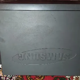 Видеомагнитофон и кассеты