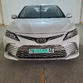 Toyota Camry 2021