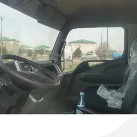 Mitsubishi Canter 2023