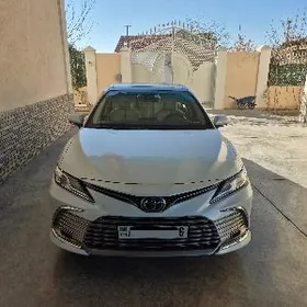 Toyota Camry 2021