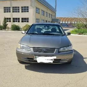 Toyota Camry 1999