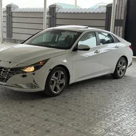 Hyundai Elantra 2022