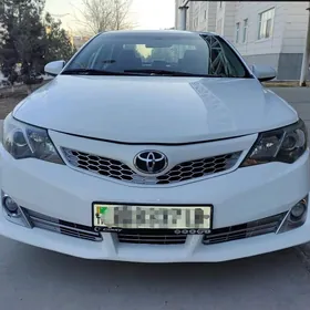 Toyota Camry 2014
