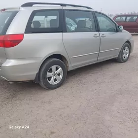 Toyota Sienna 2004