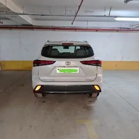 Toyota Highlander 2022