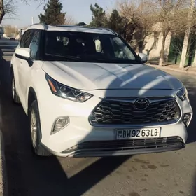 Toyota Highlander 2023