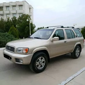 Nissan Pathfinder 2000