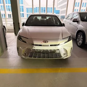 Toyota Camry 2025