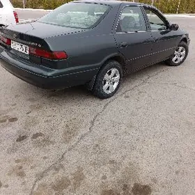 Toyota Camry 1999