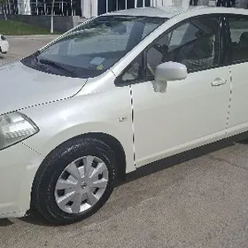 Nissan Tiida 2008
