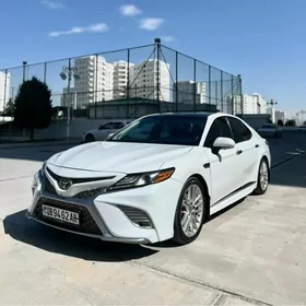 Toyota Camry 2019