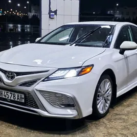 Toyota Camry 2021