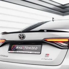 Corolla Spoiler Banan